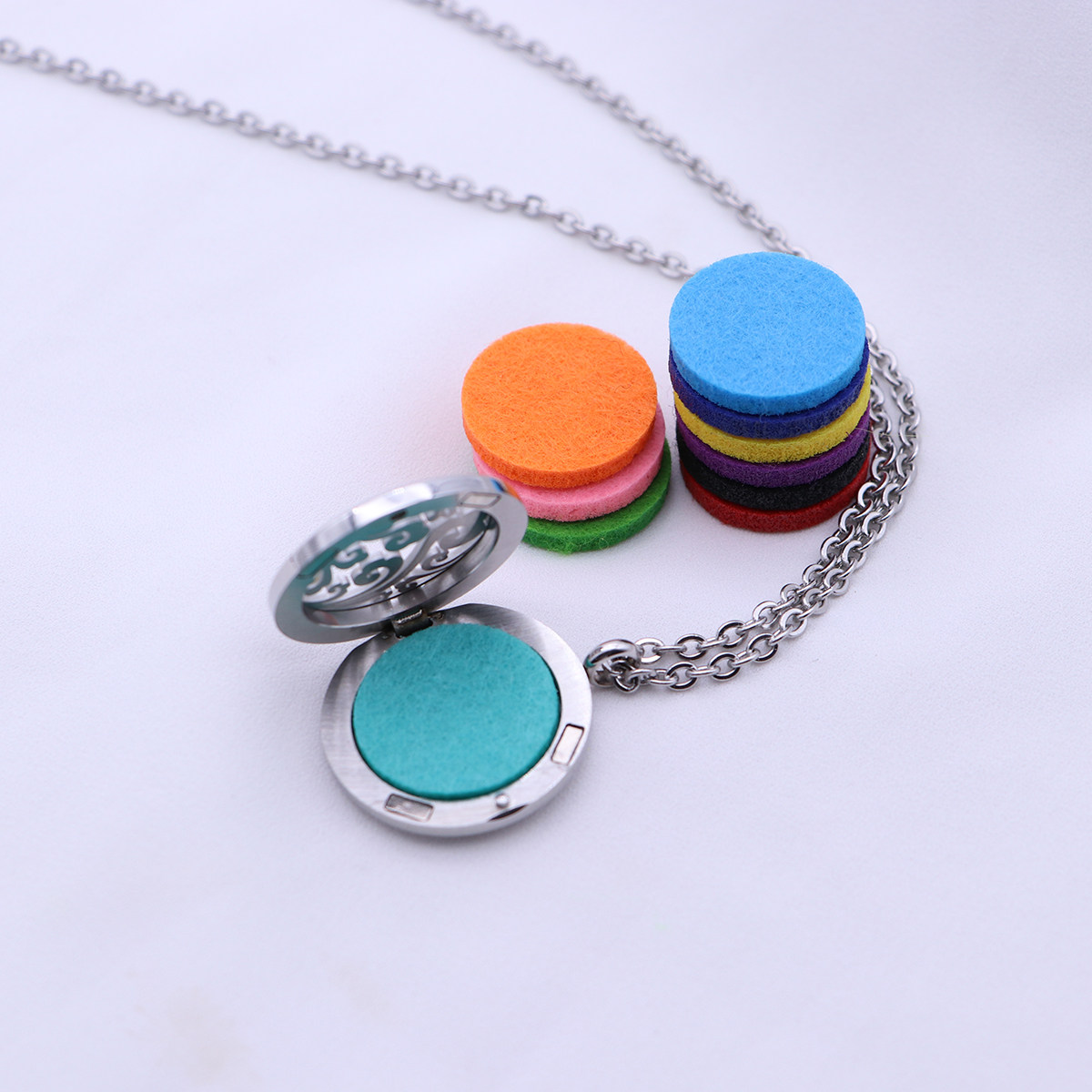 Diffuser Necklace Locket - Aromatherapy Essential Oil Pendant Diffuser Necklace