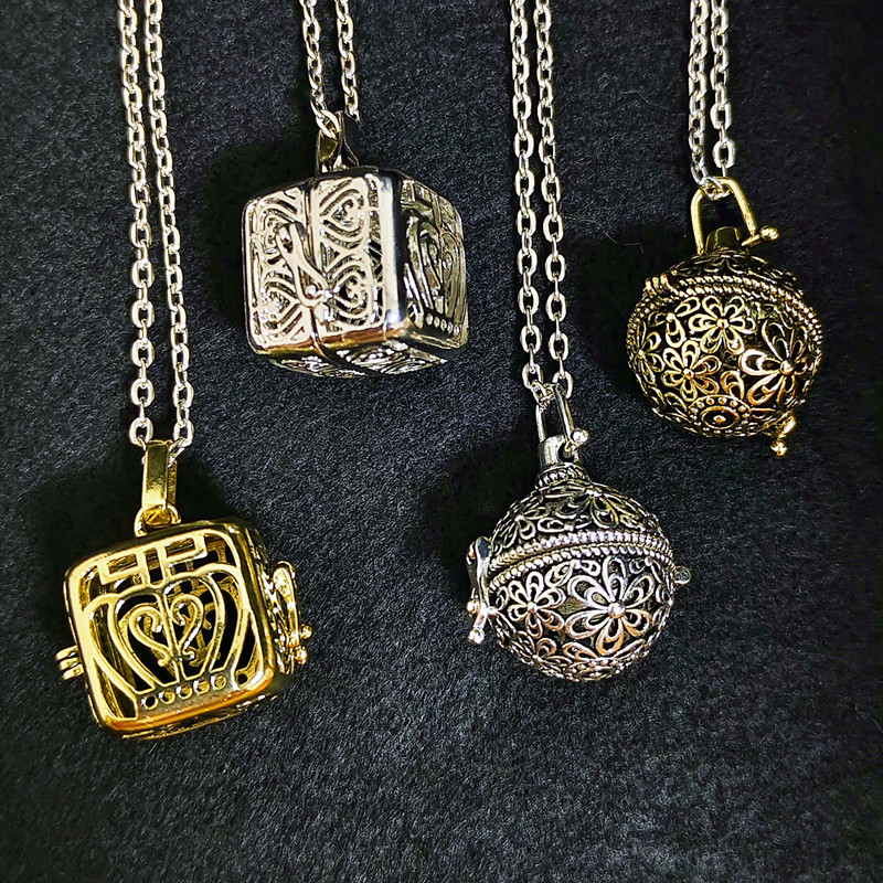 Vintage Brass Hollow Ball Lock - Diffuser Necklace Locket ulasan dan harga
