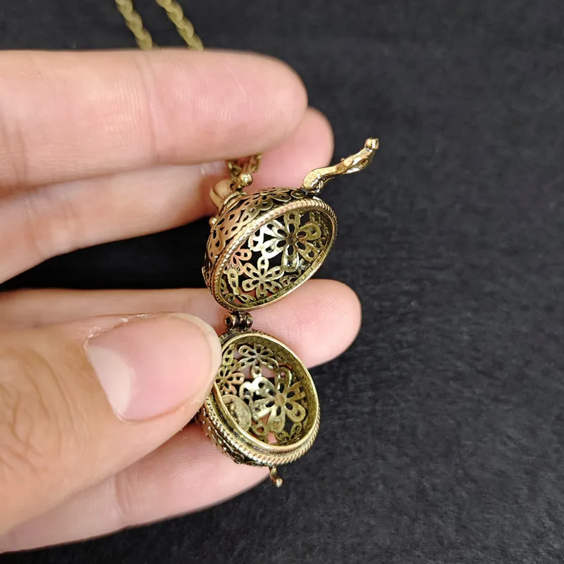 Vintage Brass Hollow Ball Lock - Diffuser Necklace Locket ulasan dan harga